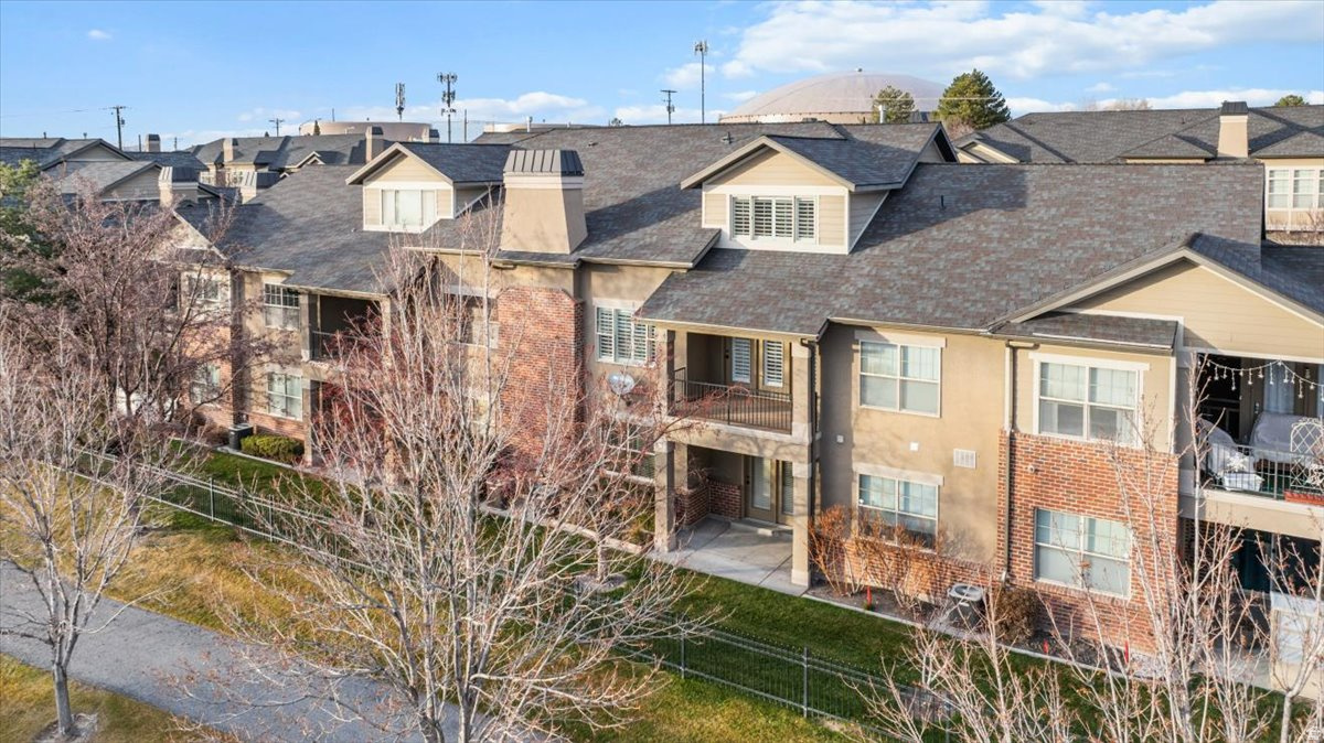 TOWNS AT IVORY HIGHLANDS - Residential