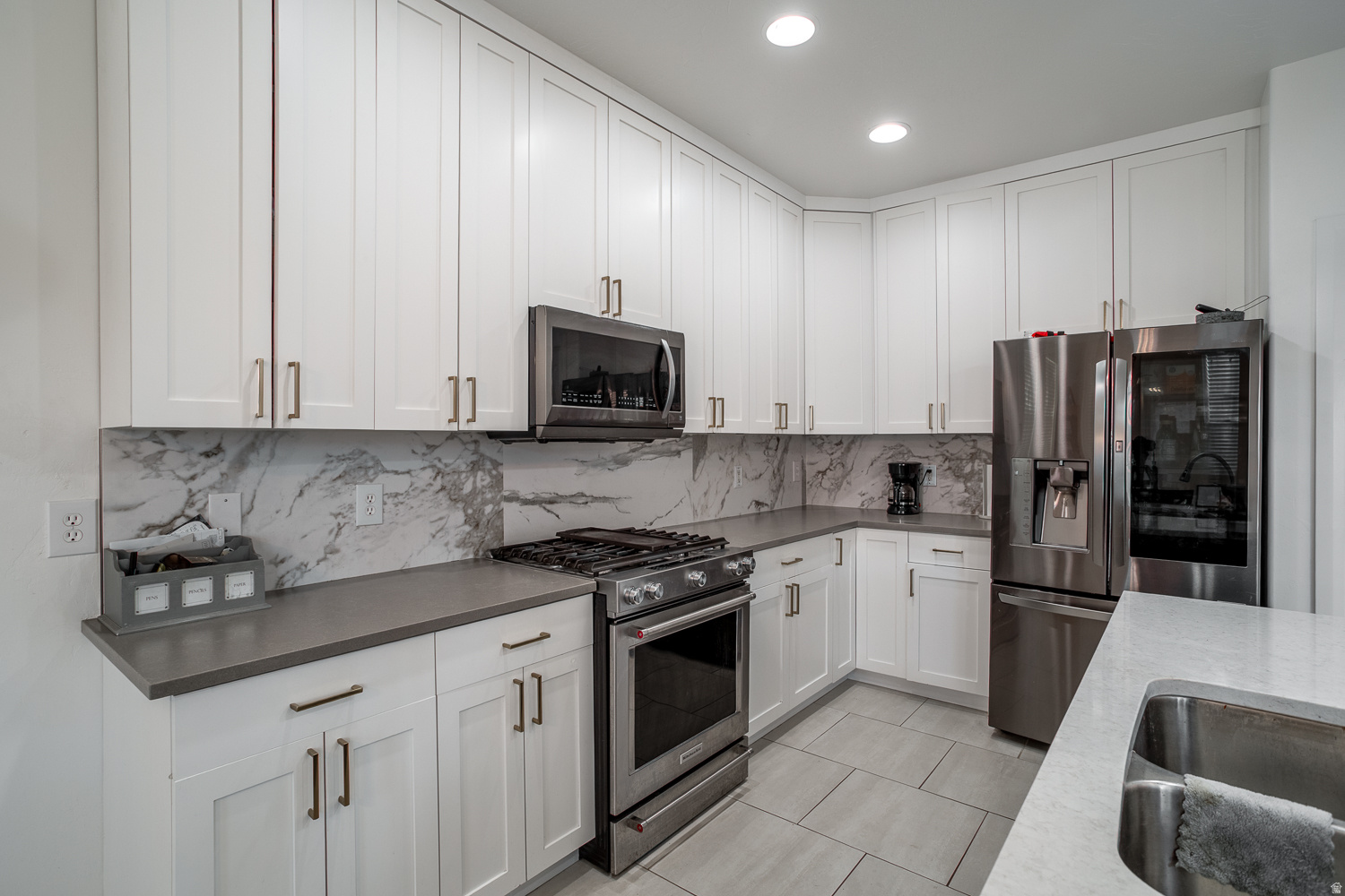 ESTATES AT HIDDEN VALLEY - Residential