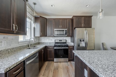 Tiny photo for 1648 N WESTVIEW LN, Salem, UT 84653 (MLS # 2143606)