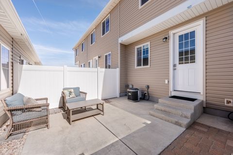 Tiny photo for 1648 N WESTVIEW LN, Salem, UT 84653 (MLS # 2143606)