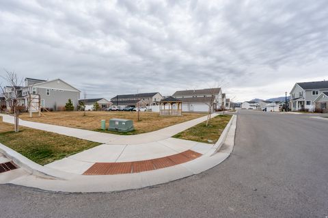 Tiny photo for 1648 N WESTVIEW LN, Salem, UT 84653 (MLS # 2143606)