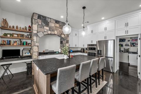 Tiny photo for 2906 N PURPLE SAGE RD, Apple Valley, UT 84737 (MLS # 2126327)