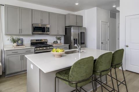 Townhouse For Sale - 1929 N First Love Dr #4565<br/> Saratoga Springs, UT 84045