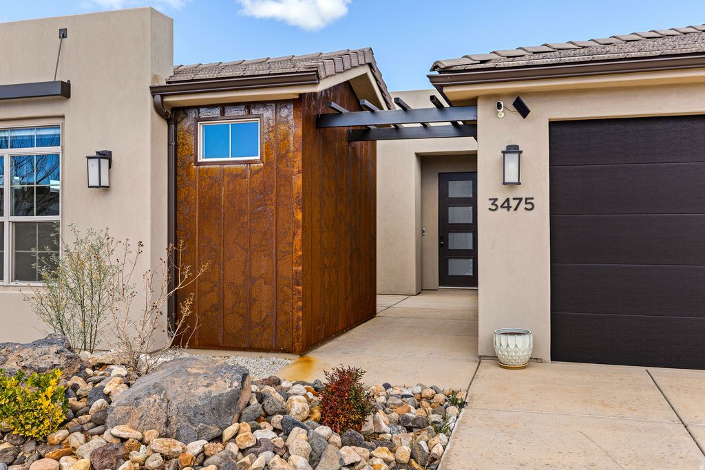Photo of 3475 E 3100 S, Saint George, UT 84790 (MLS # 2138977)