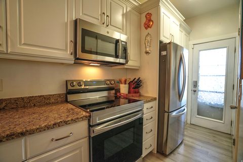 Tiny photo for 5338 S BEACON HILL CIR W #181, Salt Lake City, UT 84123 (MLS # 2140194)