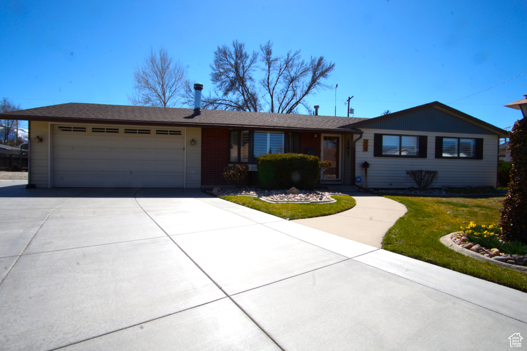 214 E Layne Dr, Midvale, Utah image 1