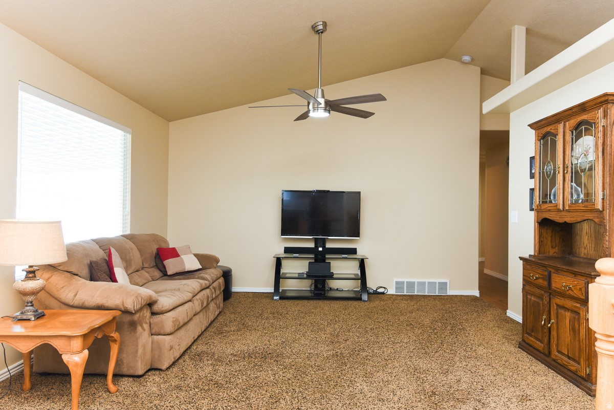 LITTLE RENO ESTATES - Residential