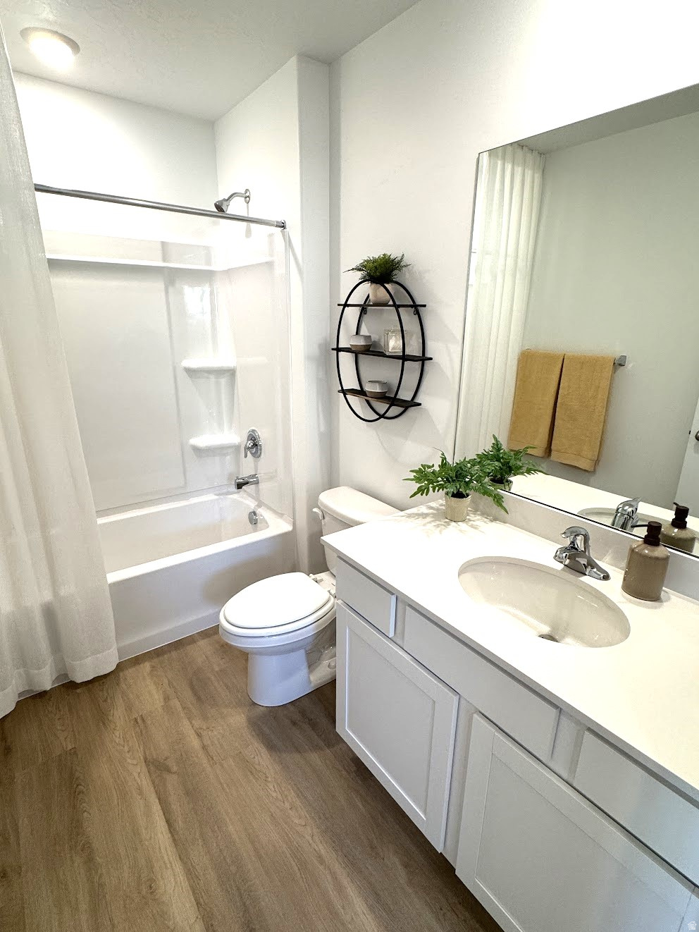 INVERNESS - Residential Lease