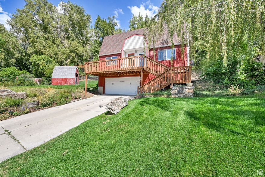 Looking for something a little different? This east-of-Highland cul-de-sac home backs right up to the mountain, giving you a private yard, wildlife sightings, fantastic sunset views from the front deck, and an awesome private trex back patio. Inside, enjoy an oven with built-in air fryer, a freezer that makes cool cocktail ice balls, and a primary suite with private en-suite bath. Upstairs bedrooms feature unique architecture full of character.