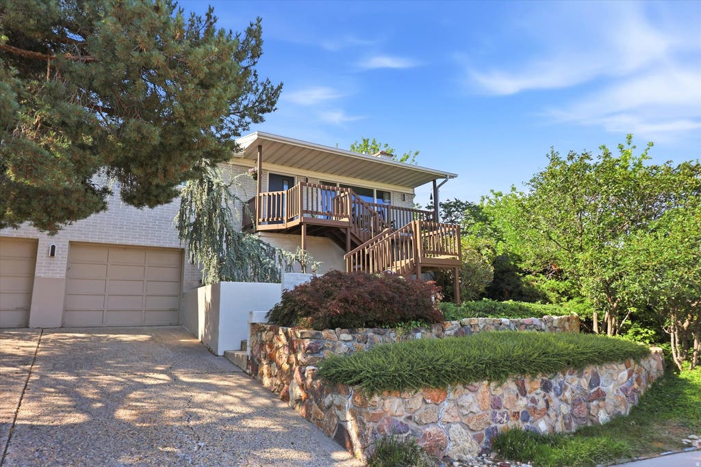 Photo of 2336 CAVALIER DR, Cottonwood Heights, UT 84121 (MLS # 2172362)