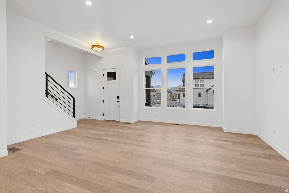 DAYBREAK - Residential