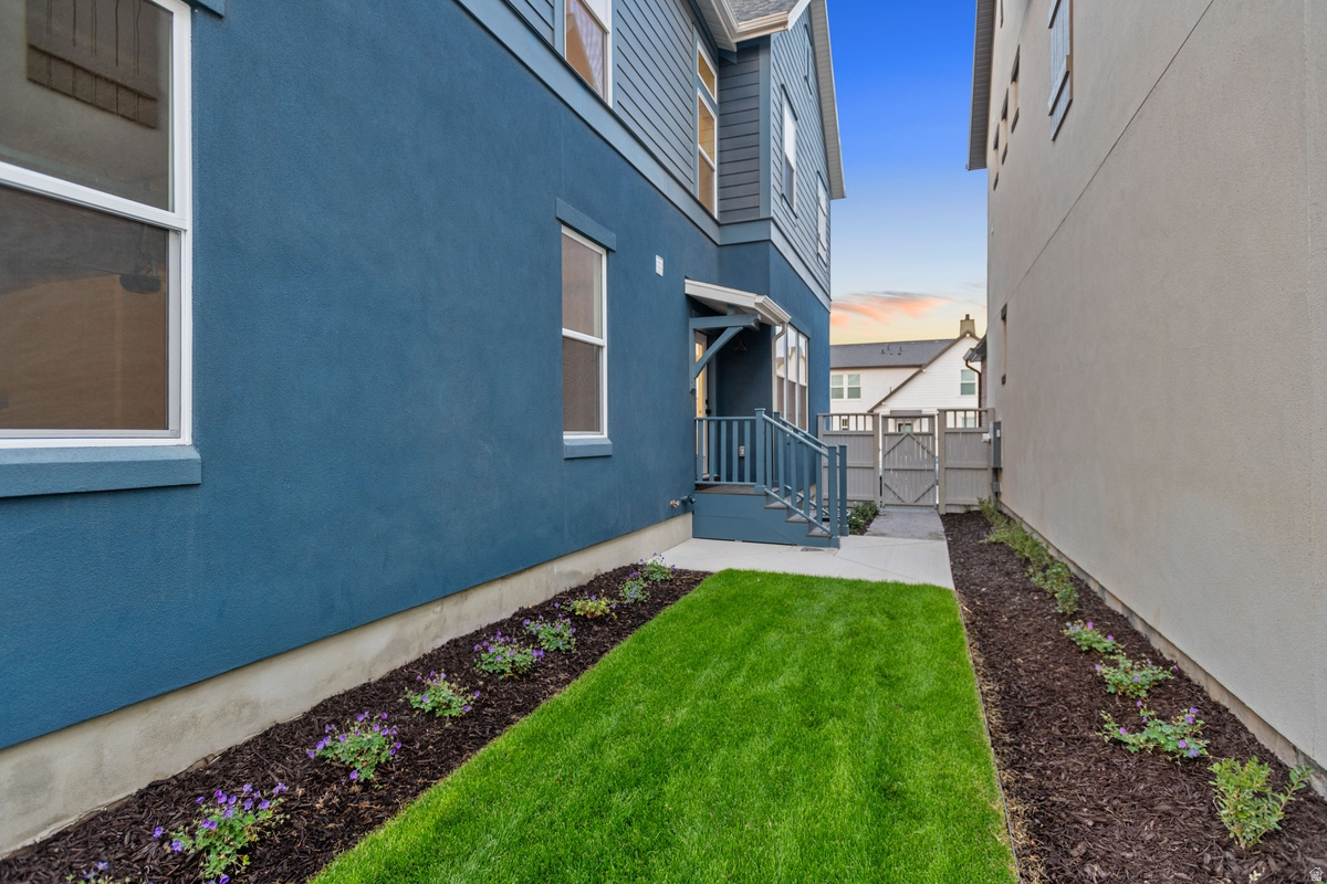 DAYBREAK - Residential