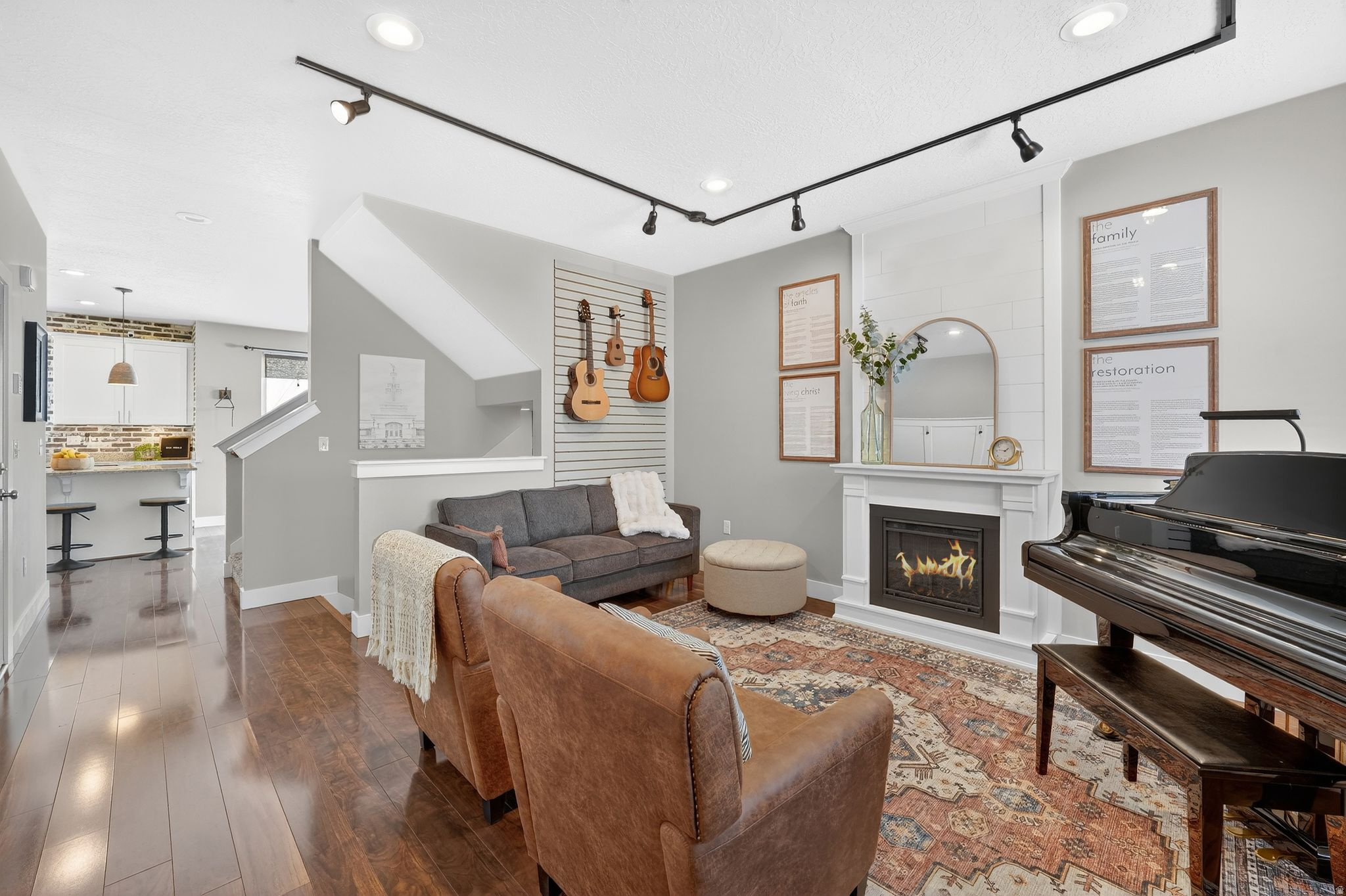 VALENTINE ESTATES - Residential