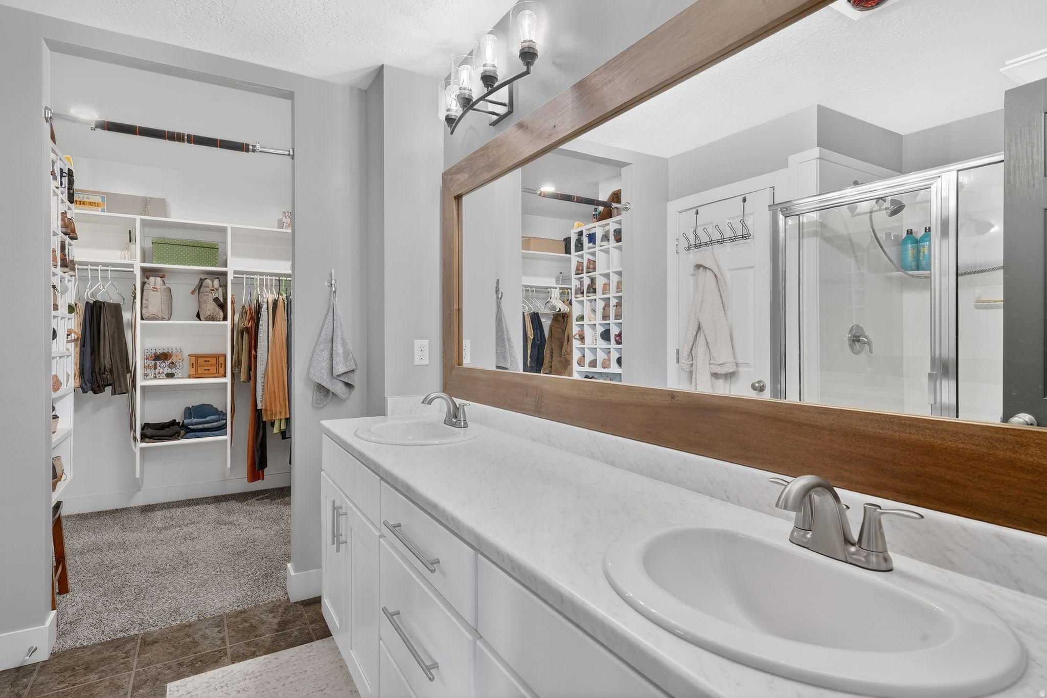 VALENTINE ESTATES - Residential