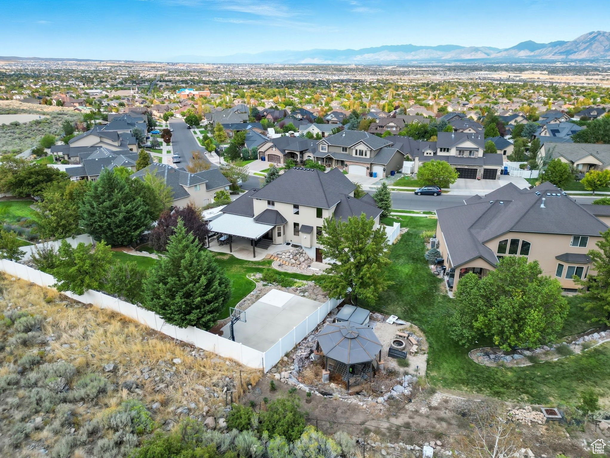 ROSE CREST - Residential