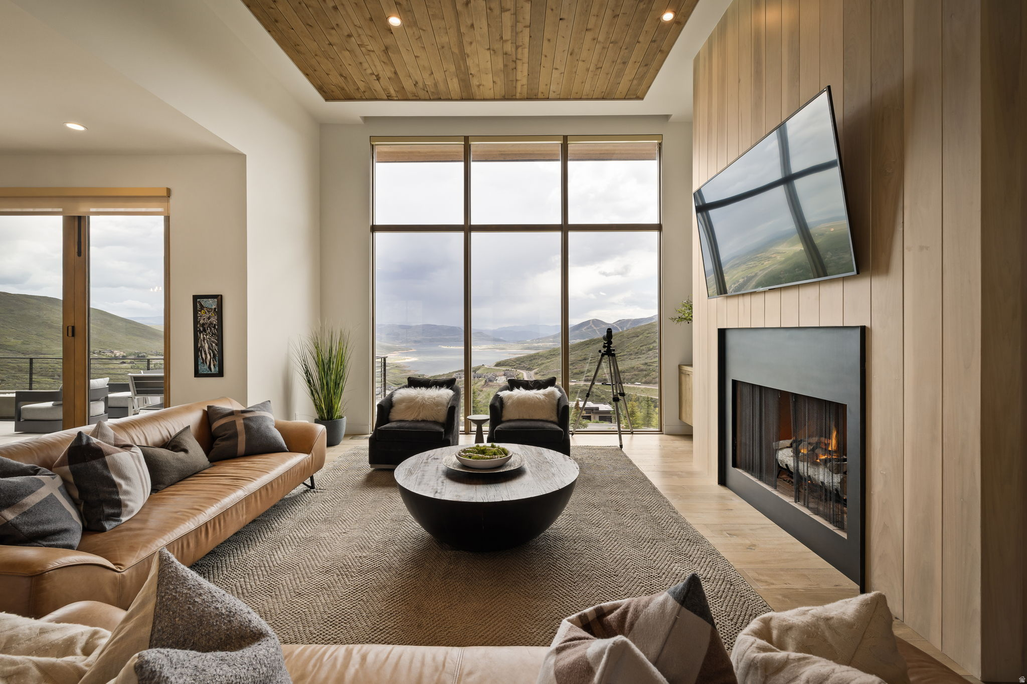 DEER VISTA - Residential