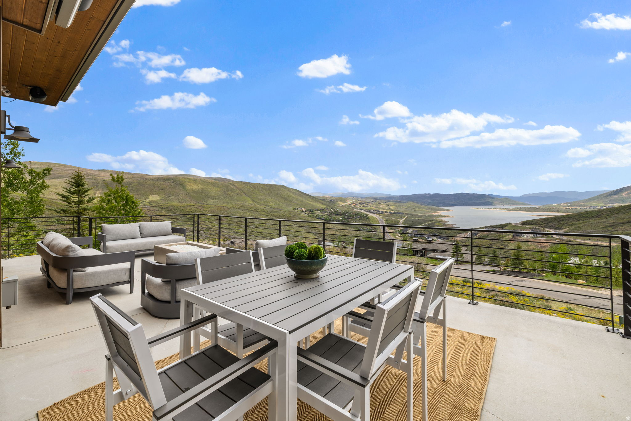 DEER VISTA - Residential