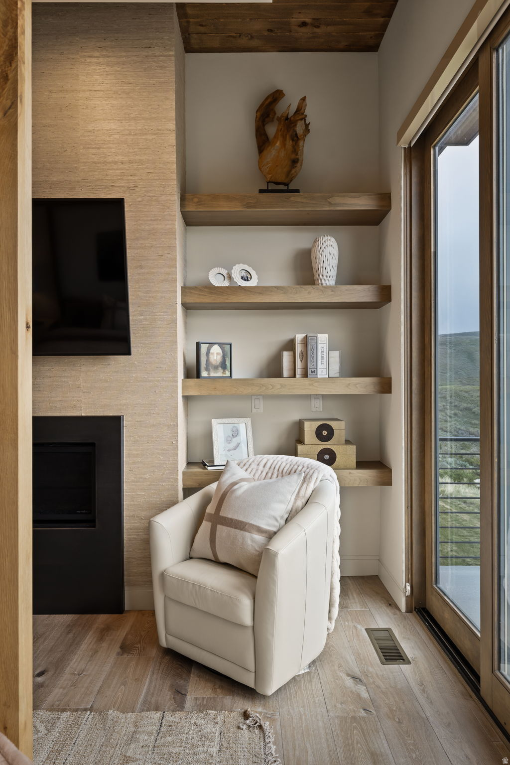 DEER VISTA - Residential