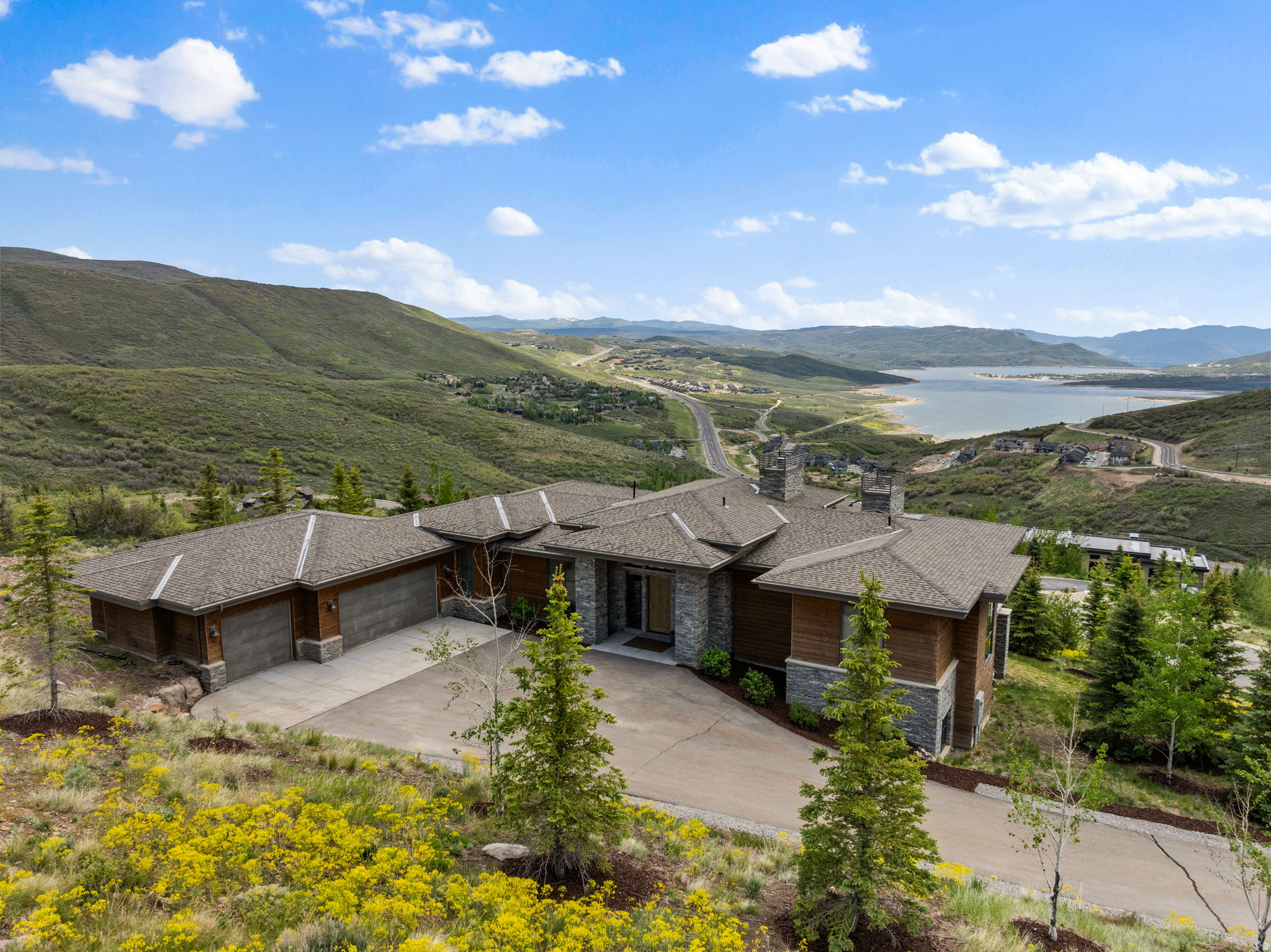DEER VISTA - Residential