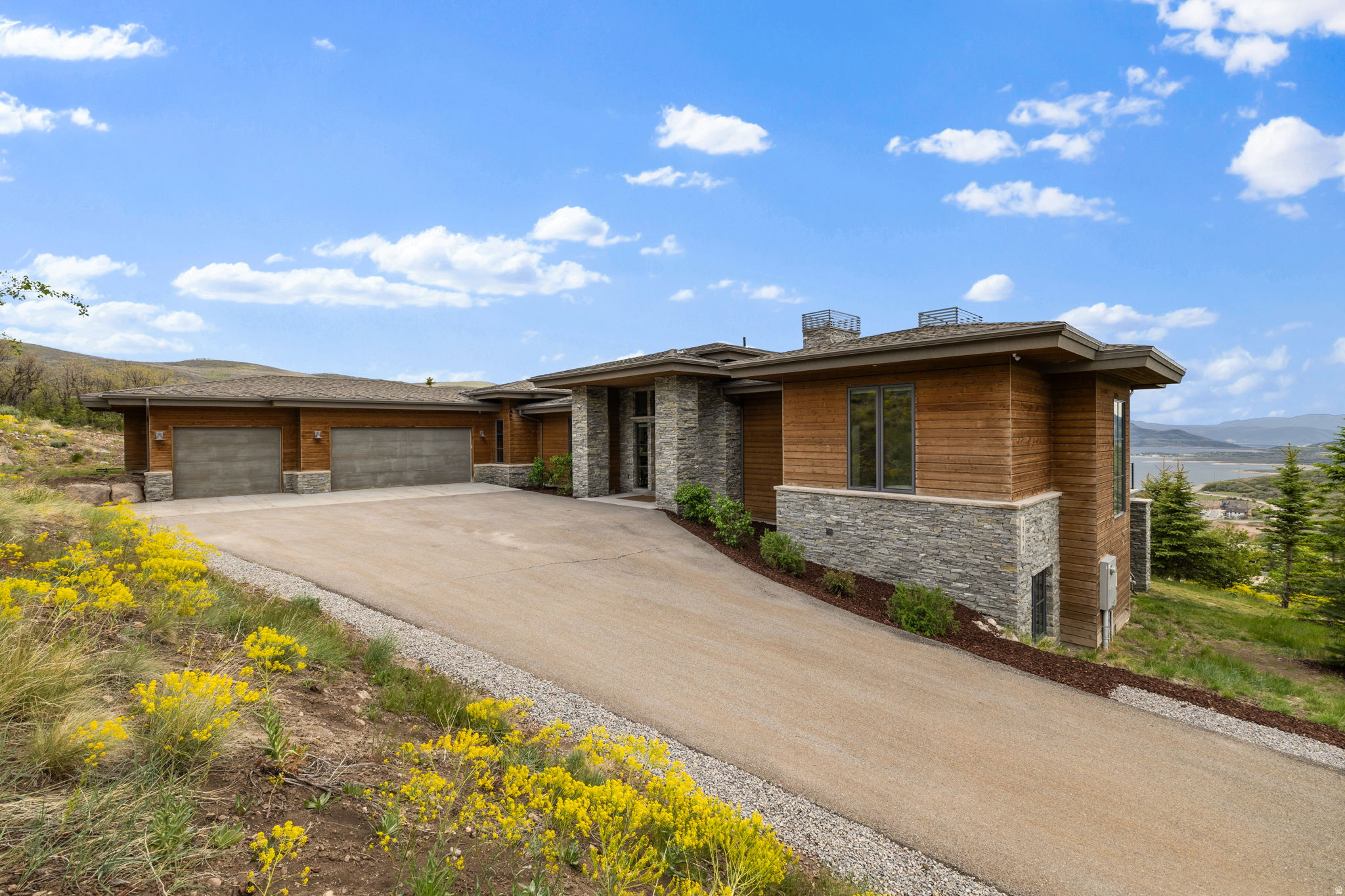DEER VISTA - Residential