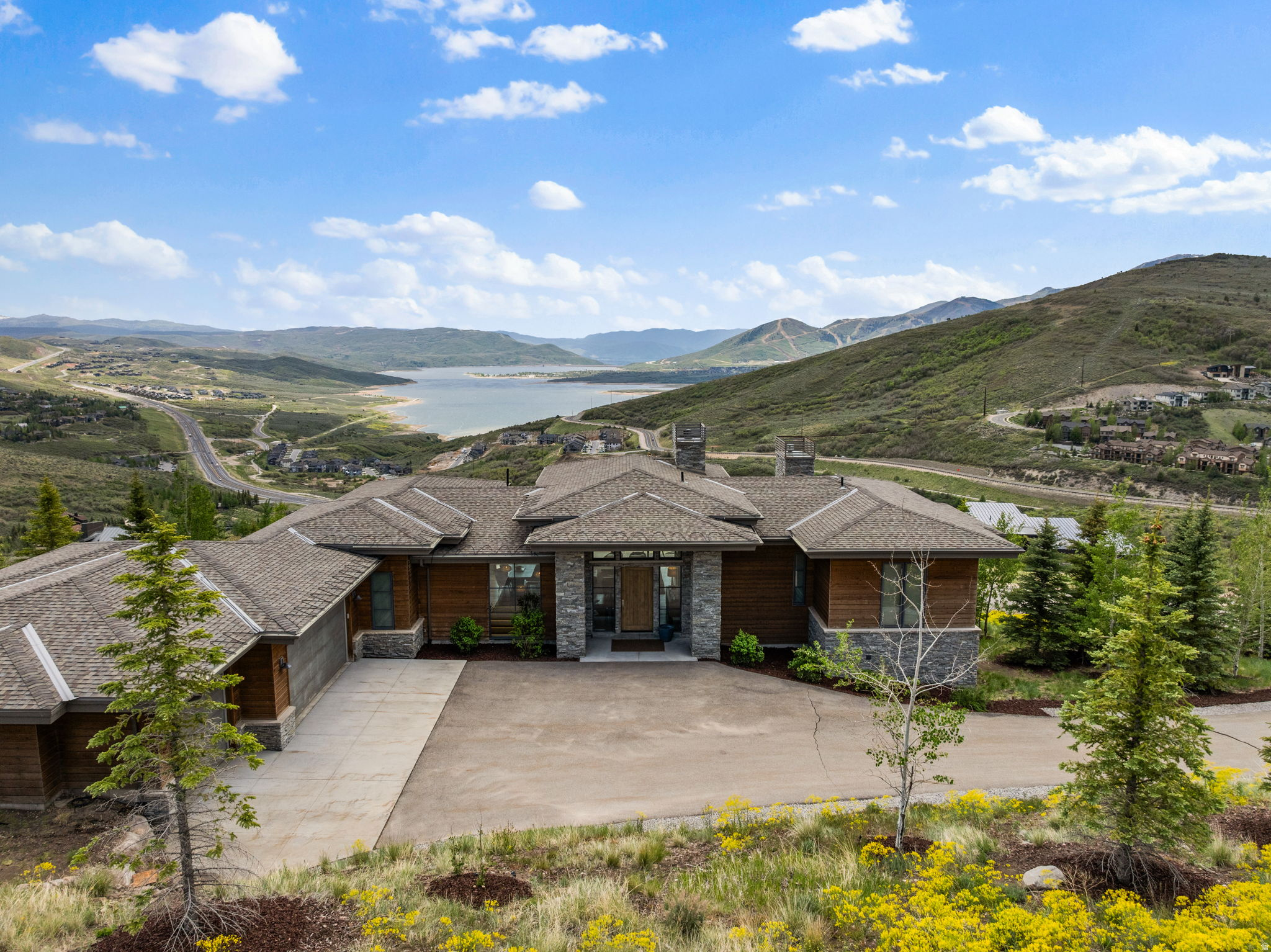 DEER VISTA - Residential