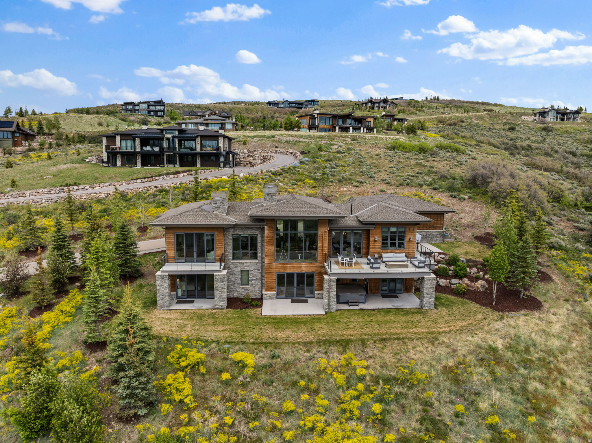 DEER VISTA - Residential