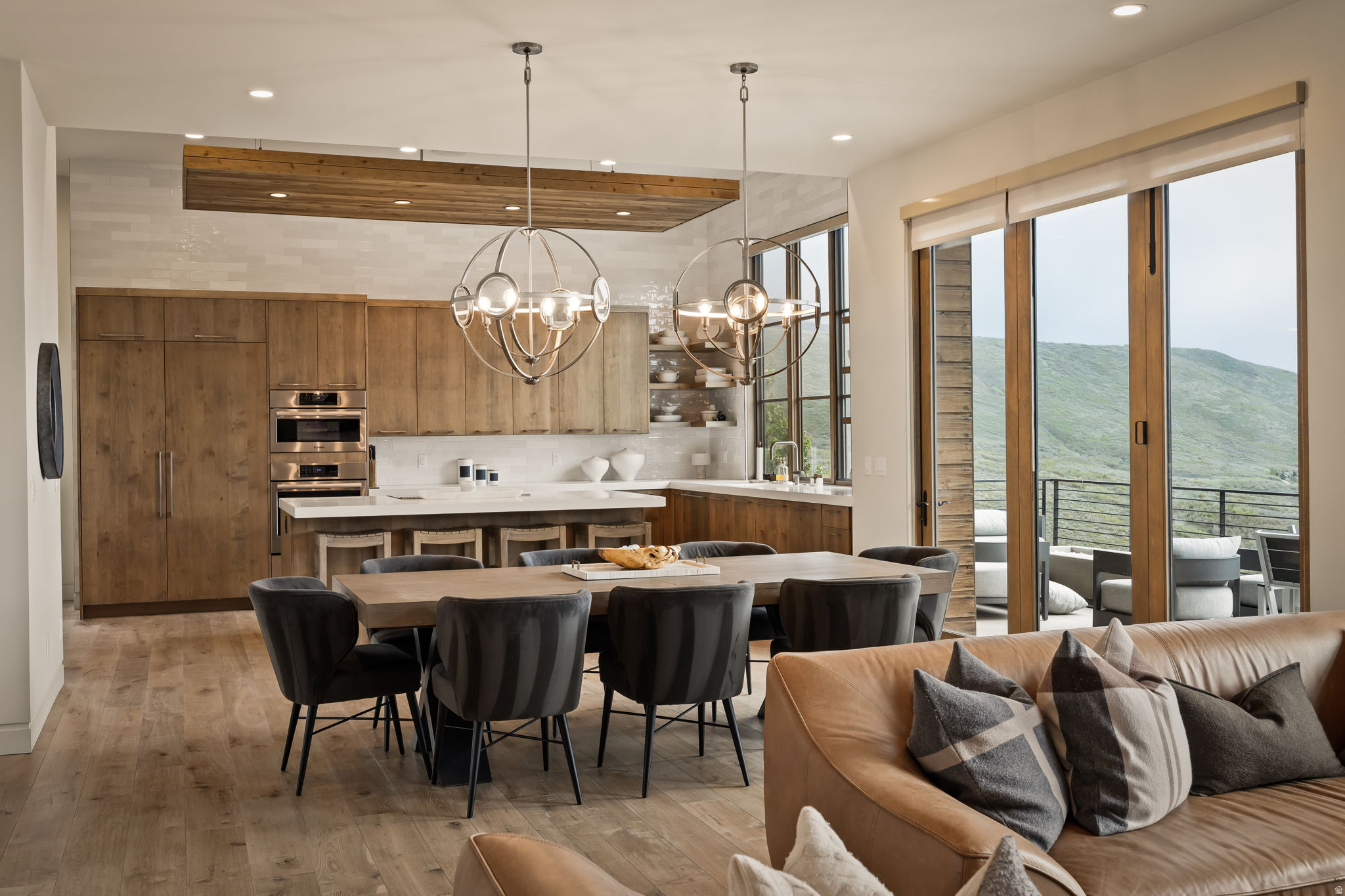 DEER VISTA - Residential