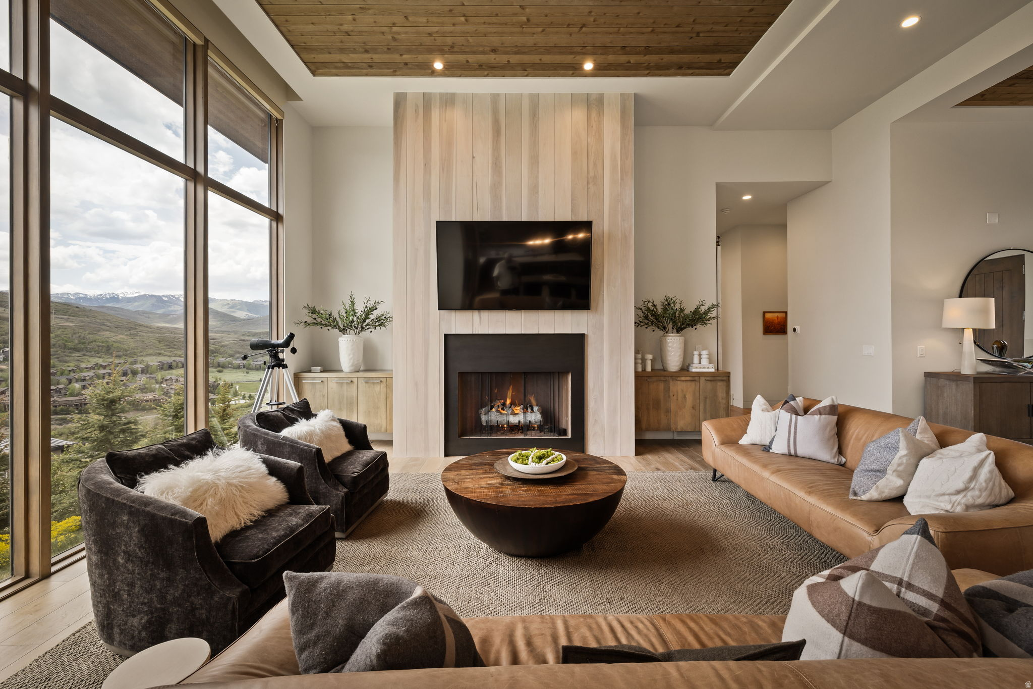 DEER VISTA - Residential