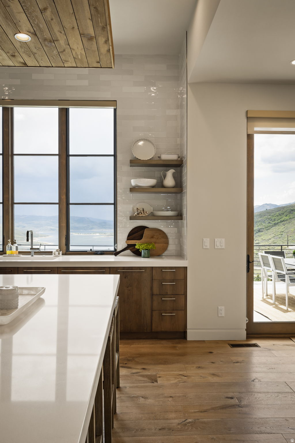 DEER VISTA - Residential
