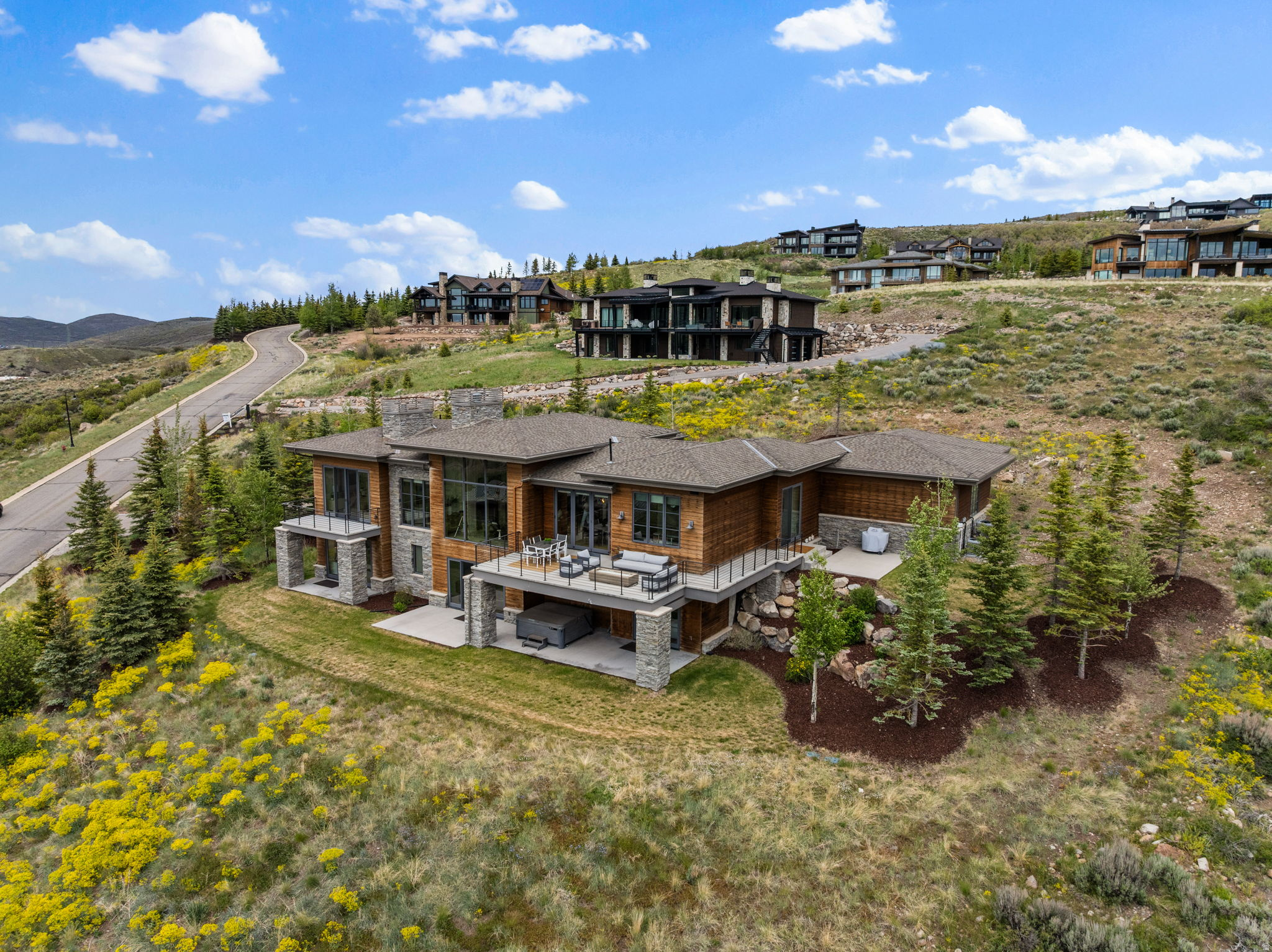 DEER VISTA - Residential