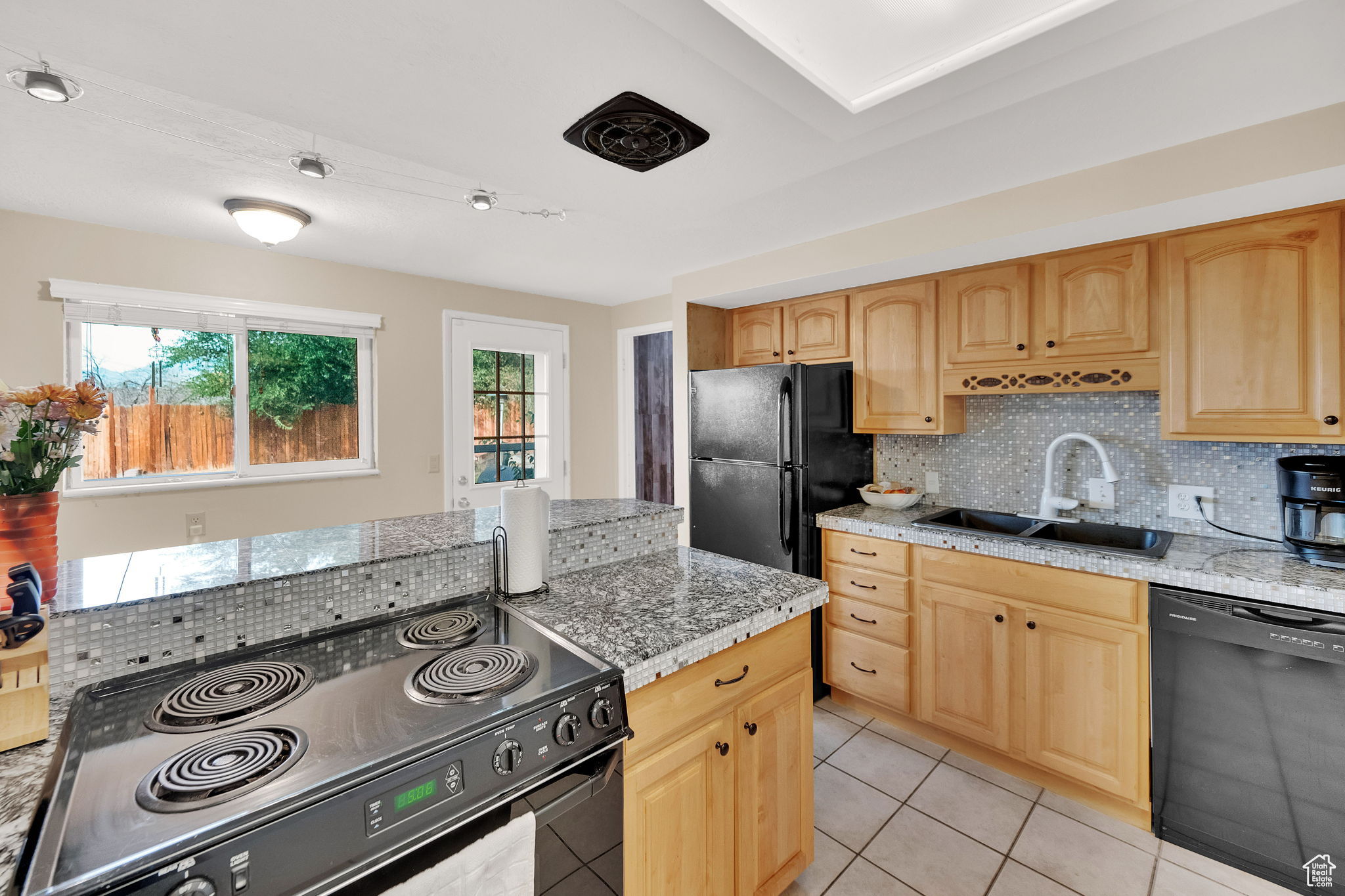 WHITE CITY - Residential