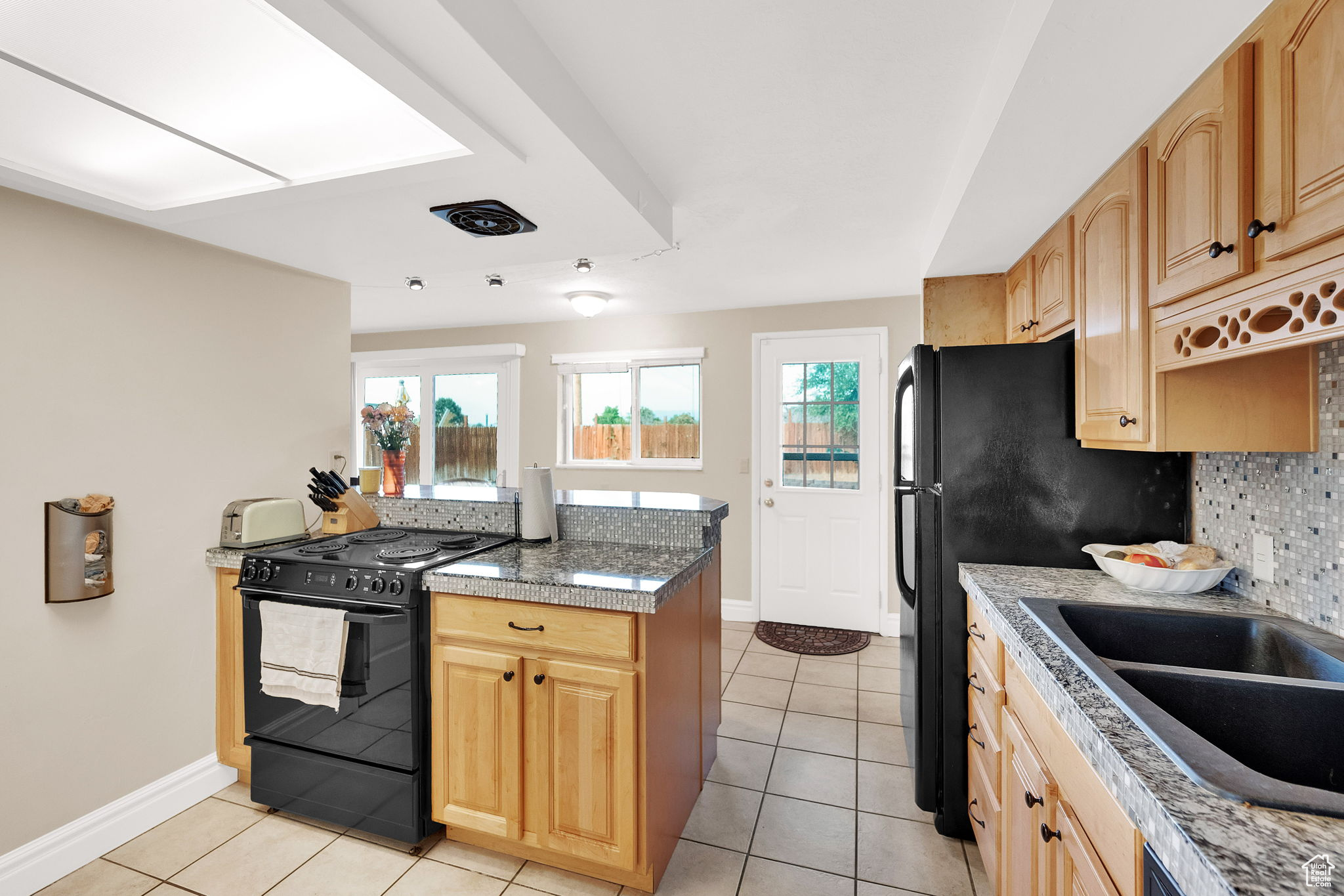 WHITE CITY - Residential