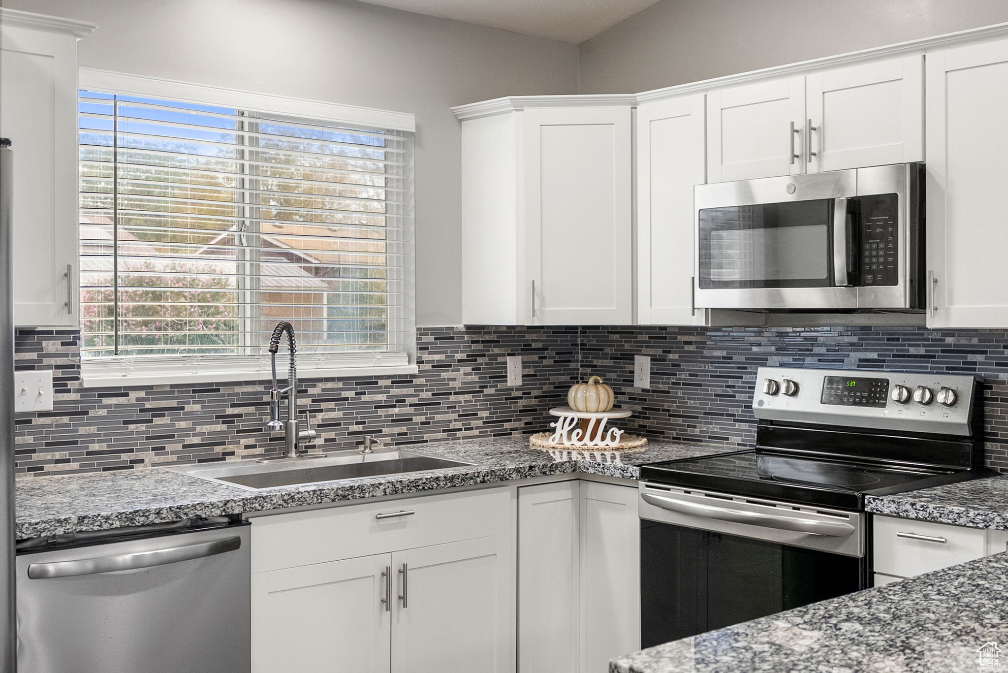 SUNSET MEADOWS - Residential