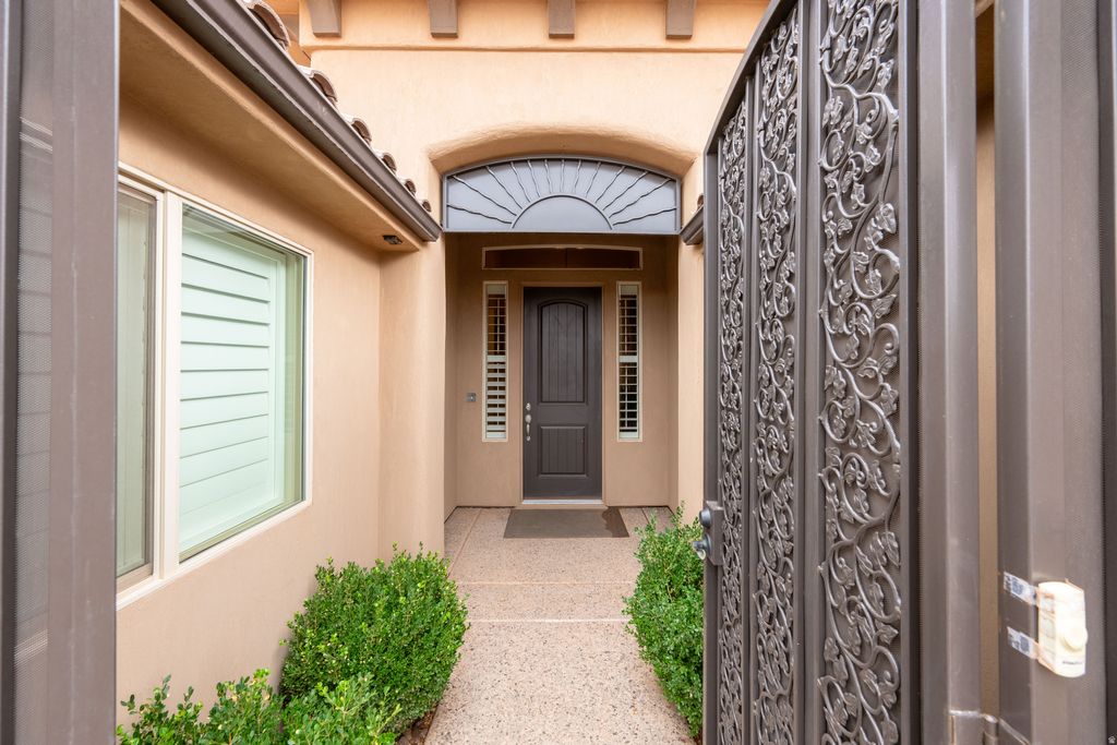 Photo of 4047 S 890 E, Washington, UT 84780 (MLS # 2123633)