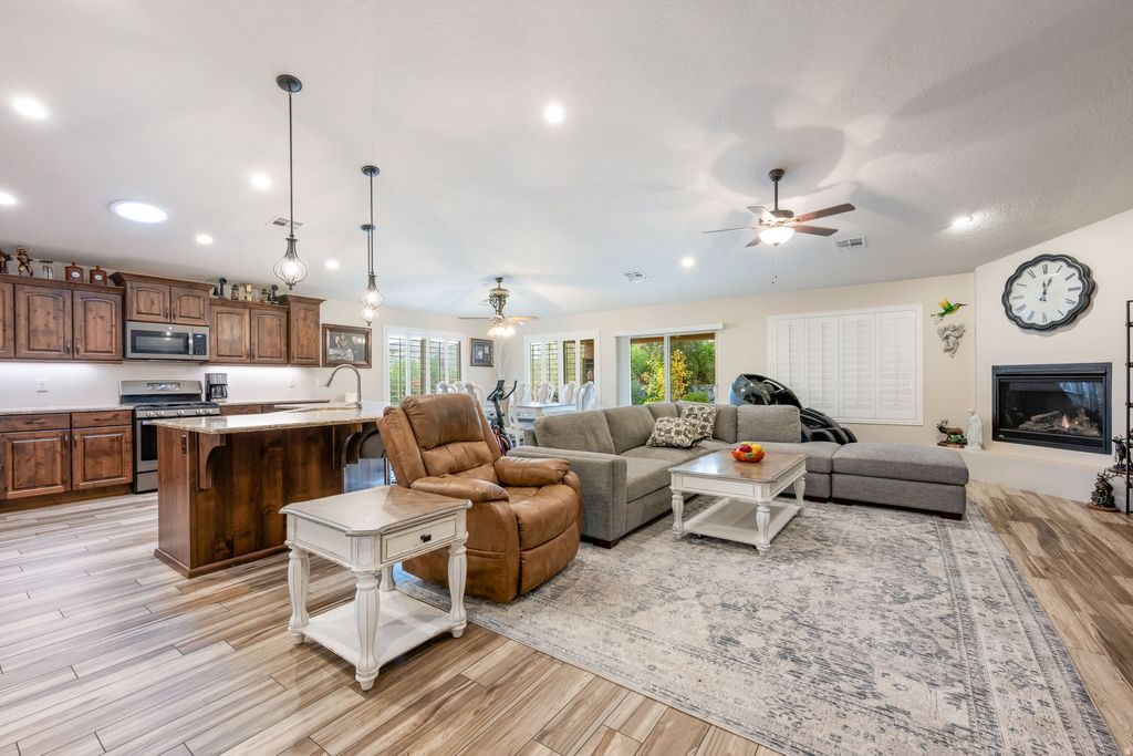 Photo of 4047 S 890 E, Washington, UT 84780 (MLS # 2123633)