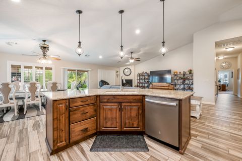 Tiny photo for 4047 S 890 E, Washington, UT 84780 (MLS # 2123633)