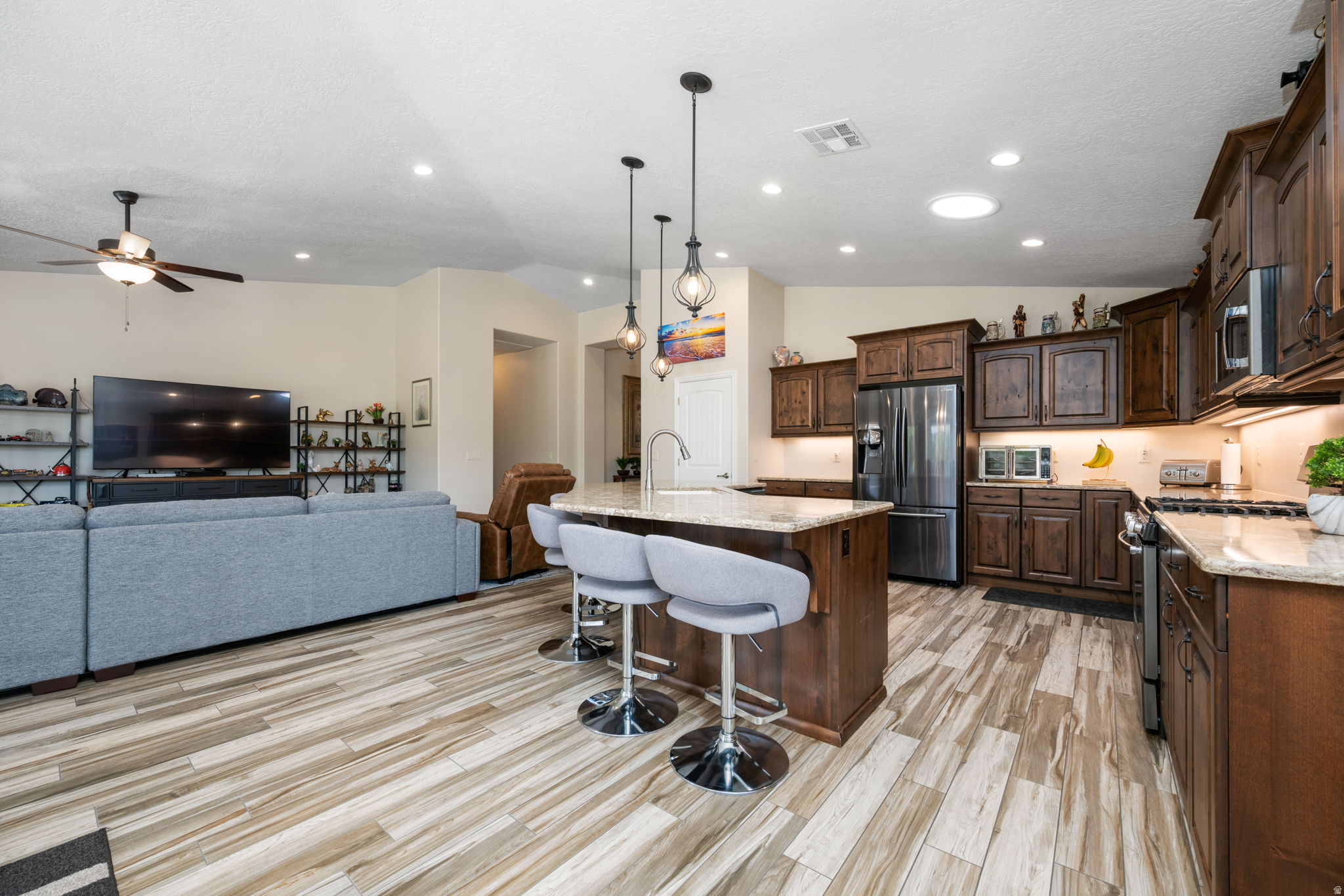 SUGAR PLUM IN THE FIELDS PH 6 - Residential