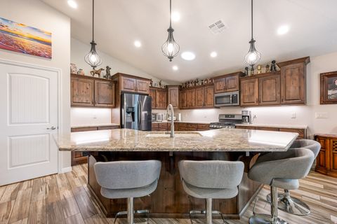 Tiny photo for 4047 S 890 E, Washington, UT 84780 (MLS # 2123633)