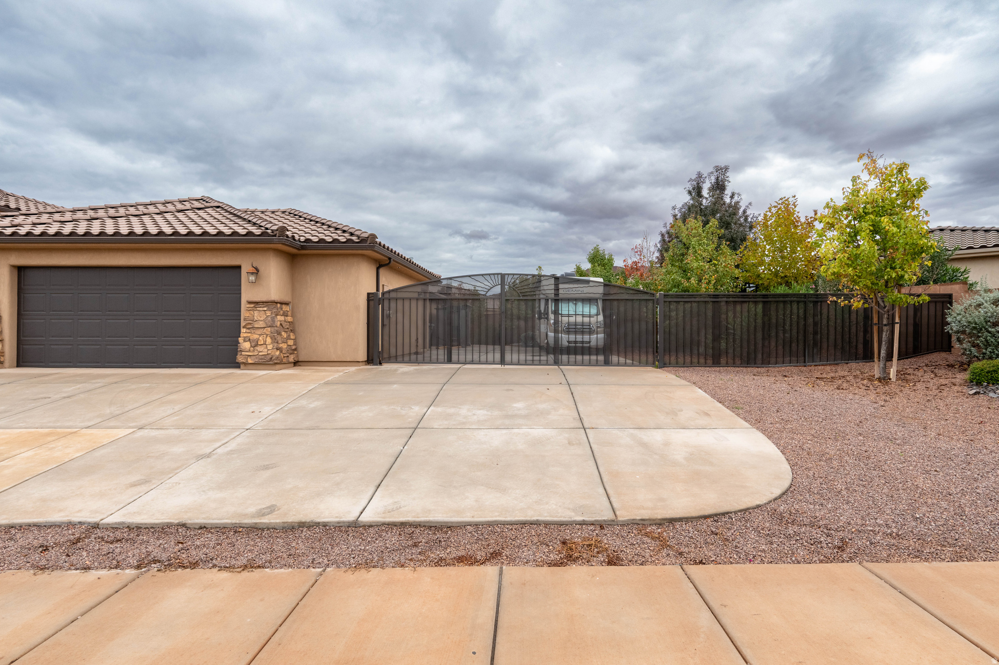 SUGAR PLUM IN THE FIELDS PH 6 - Residential