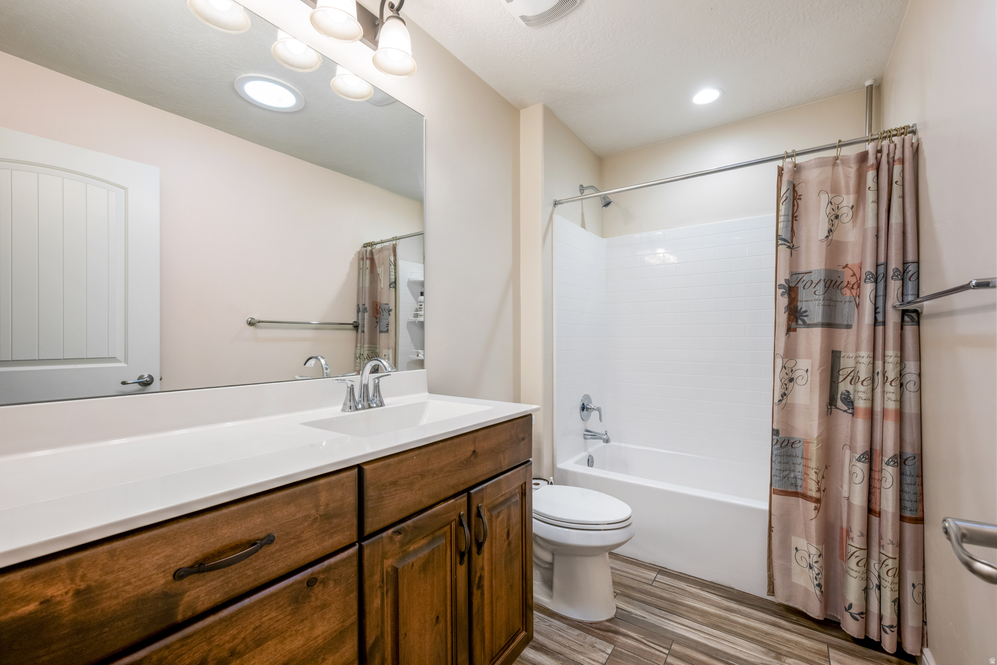 SUGAR PLUM IN THE FIELDS PH 6 - Residential