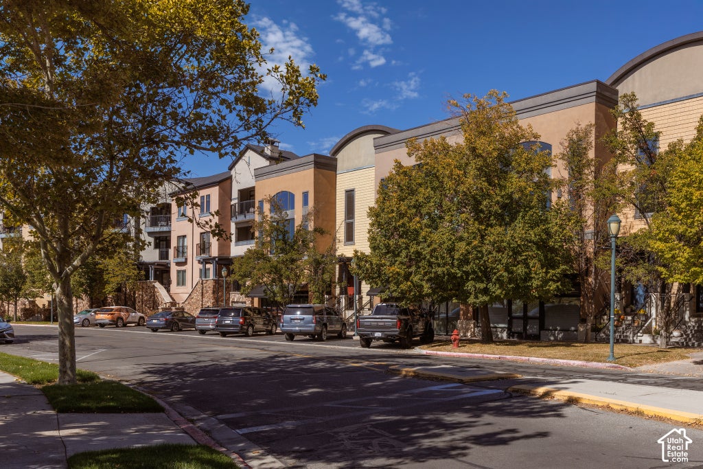 Photo of 5015 N EDGEWOOD DR #102, Provo, UT 84604 (MLS # 2189876)