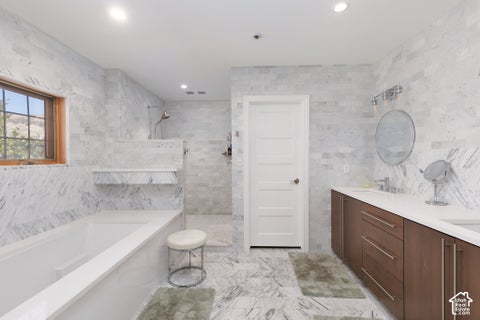 Tiny photo for 5015 N EDGEWOOD DR #102, Provo, UT 84604 (MLS # 2189876)