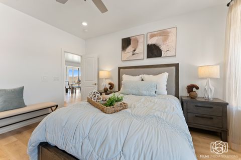 Tiny photo for 528 W GREEN MOUNTAIN DR, Saint George, UT 84790 (MLS # 2158356)