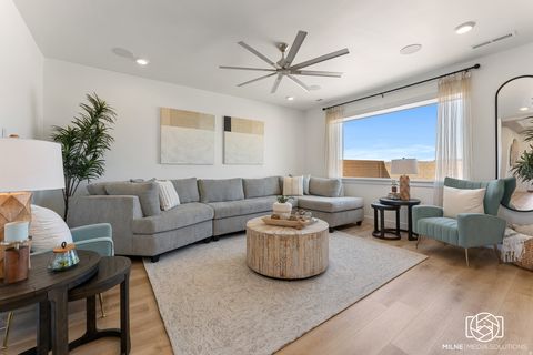 Tiny photo for 528 W GREEN MOUNTAIN DR, Saint George, UT 84790 (MLS # 2158356)