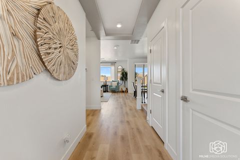 Tiny photo for 528 W GREEN MOUNTAIN DR, Saint George, UT 84790 (MLS # 2158356)