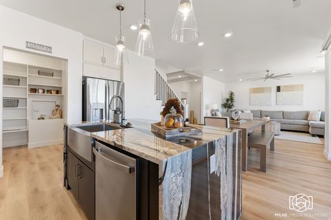 Tiny photo for 528 W GREEN MOUNTAIN DR, Saint George, UT 84790 (MLS # 2158356)