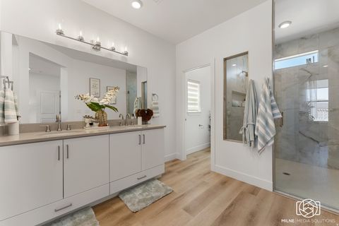 Tiny photo for 528 W GREEN MOUNTAIN DR, Saint George, UT 84790 (MLS # 2158356)