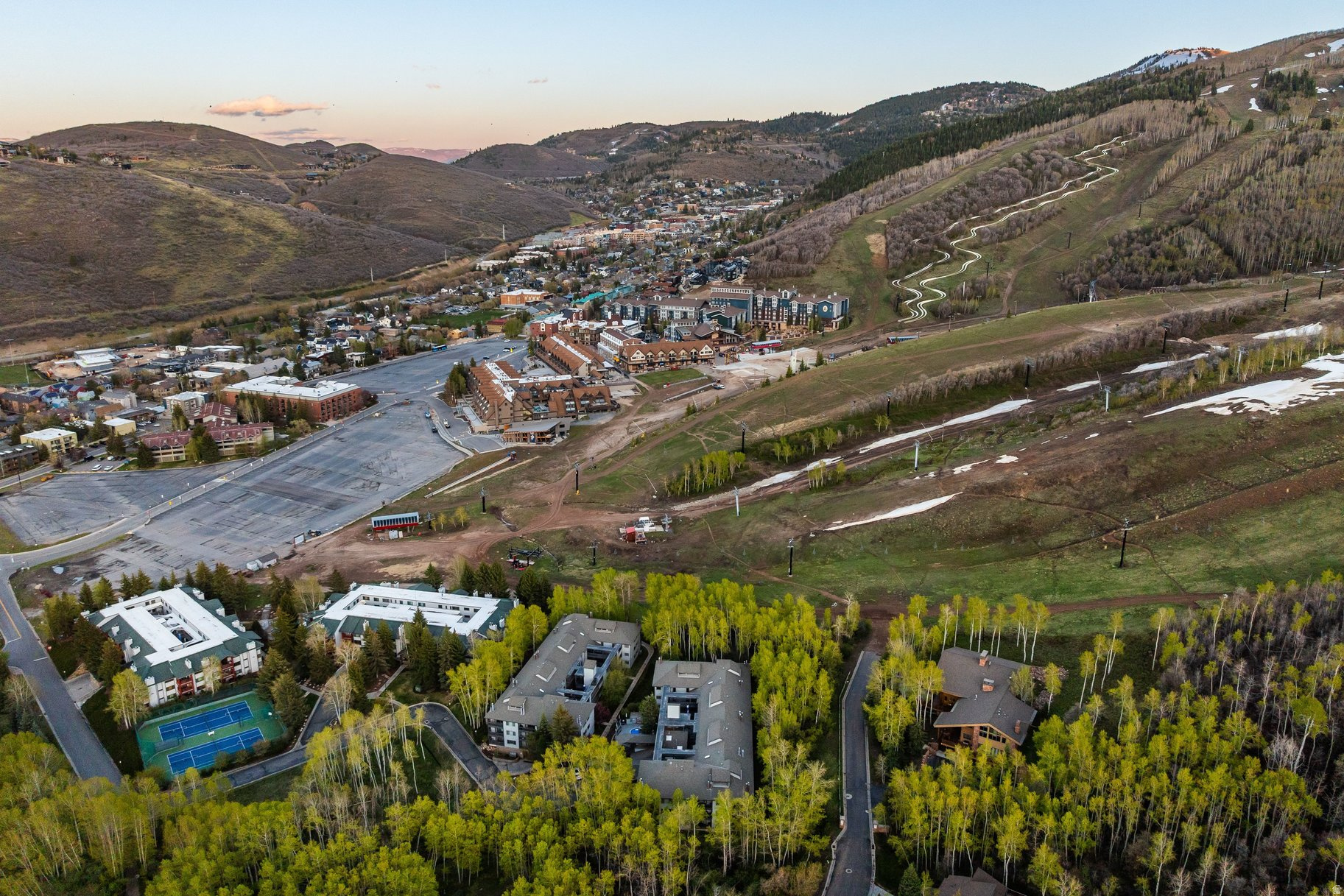 SNOW FLOWER II CONDOMINIUM - Residential