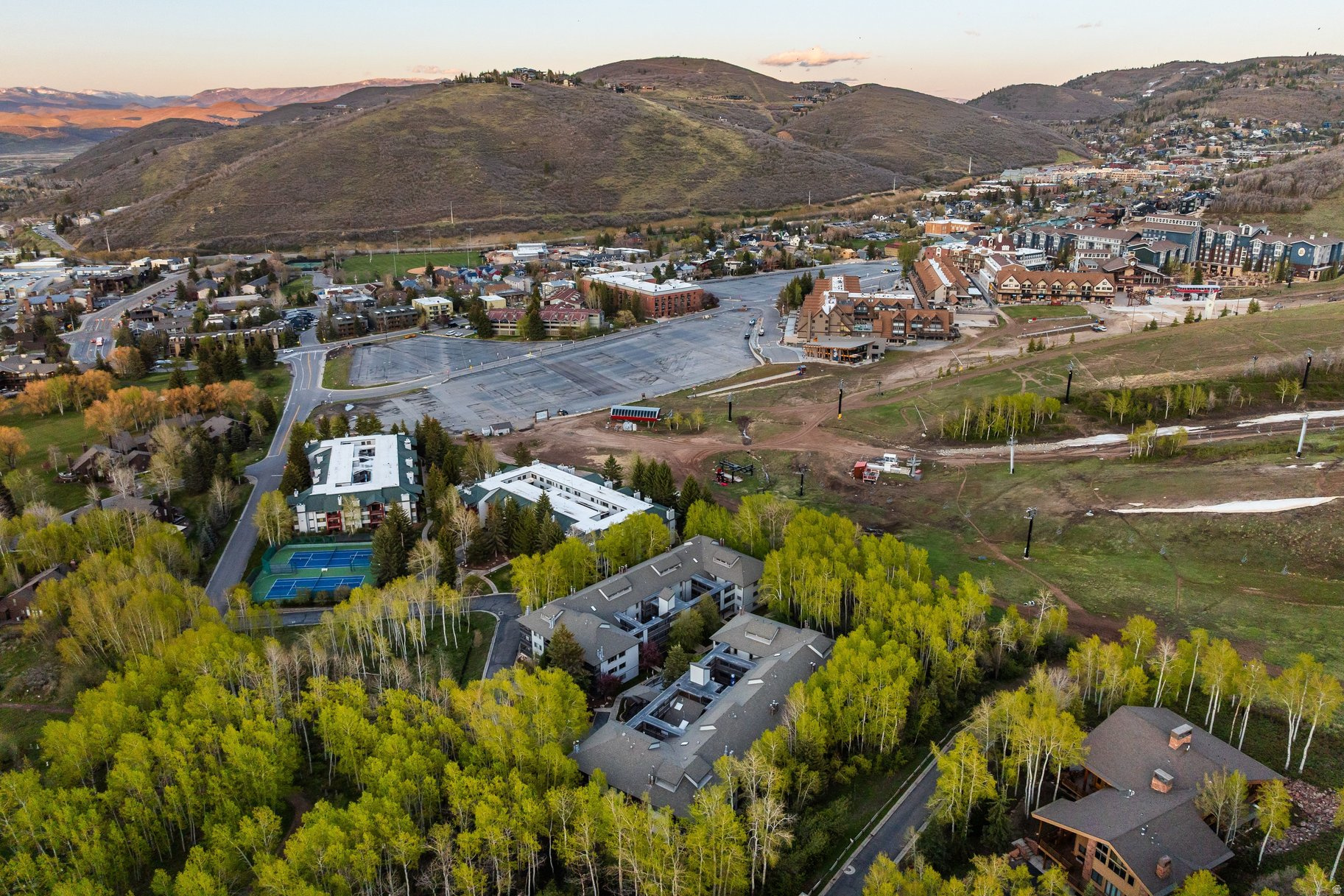 SNOW FLOWER II CONDOMINIUM - Residential