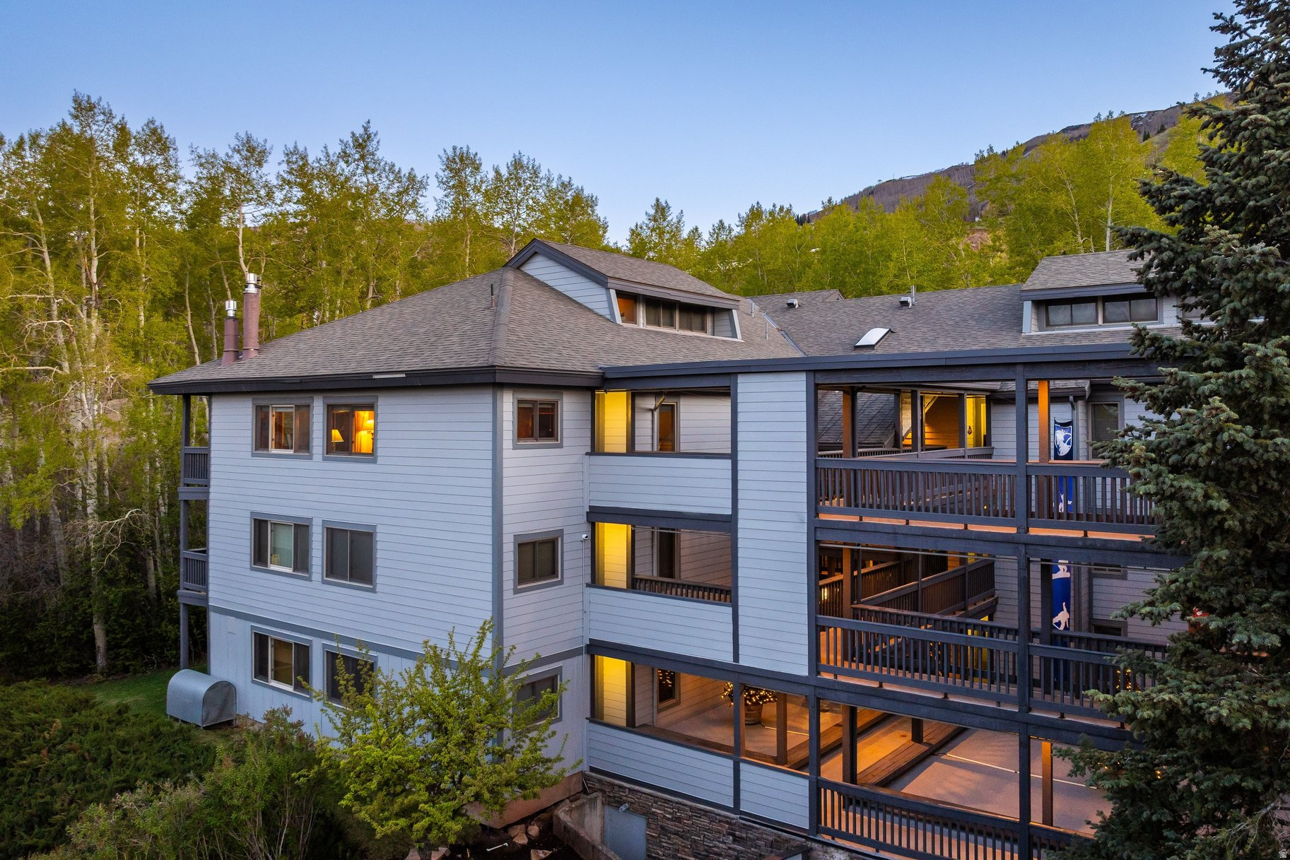 SNOW FLOWER II CONDOMINIUM - Residential